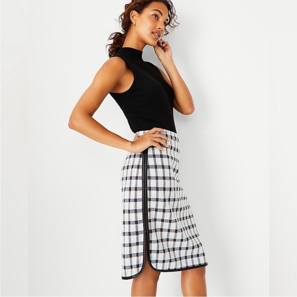 Ann Taylor Dresses & Skirts - Ann Taylor plaid skirt faux leather trim sz 4